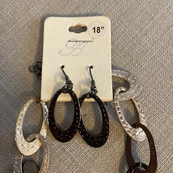 TriTone Textured Link Necklace & Earring Set Bronze Silver and Gold Tone New - Picture 6 of 6